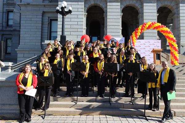 students from elizabeth school district at the state capitol